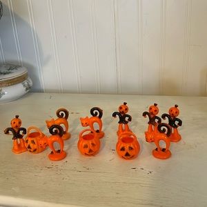 Lot Vintage Hard Plastic Halloween cake toppers pumpkin cat scarecrow 2”